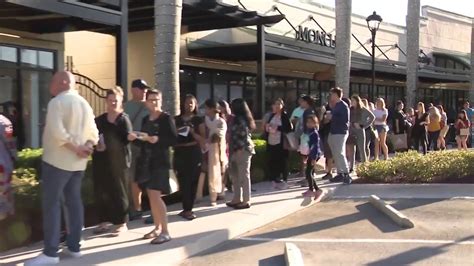 Sawgrass Mills shoppers show up early for Black Friday .